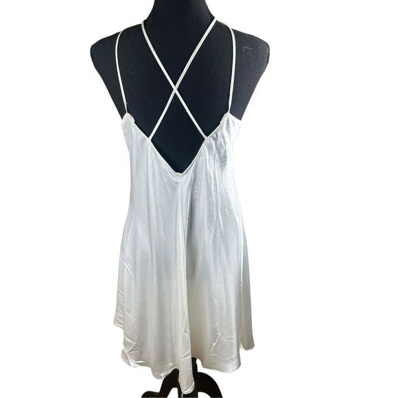 Linea Donatella XL Mrs. Embroidered flowers white Chemise Nightgown bridal - Picture 3 of 5